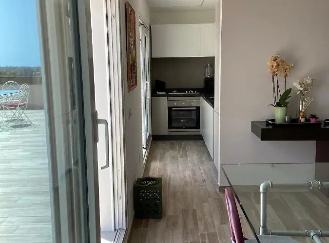Attico Panoramico Luxury דירה