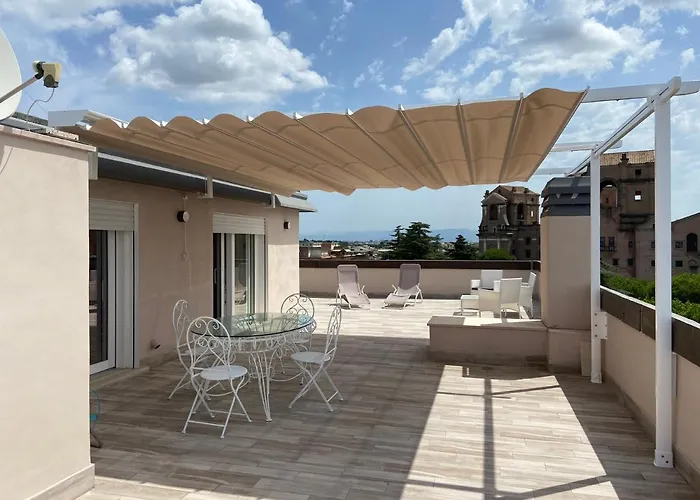 Attico Panoramico Luxury דירה